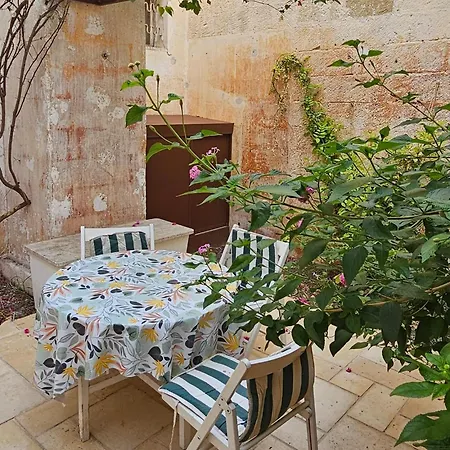 Outdoor Courtyard Сasa de vacaciones Gallipoli